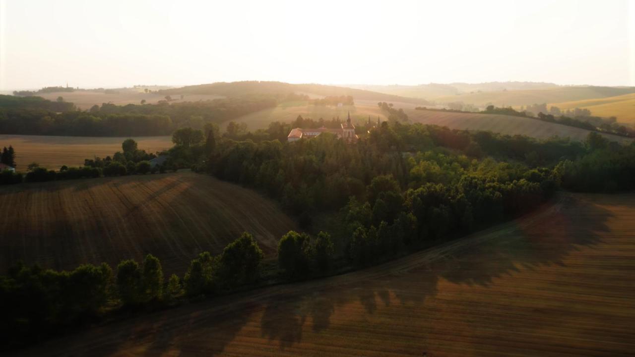 Hotellerie De L'Abbaye Bellegarde-Sainte-Marie エクステリア 写真