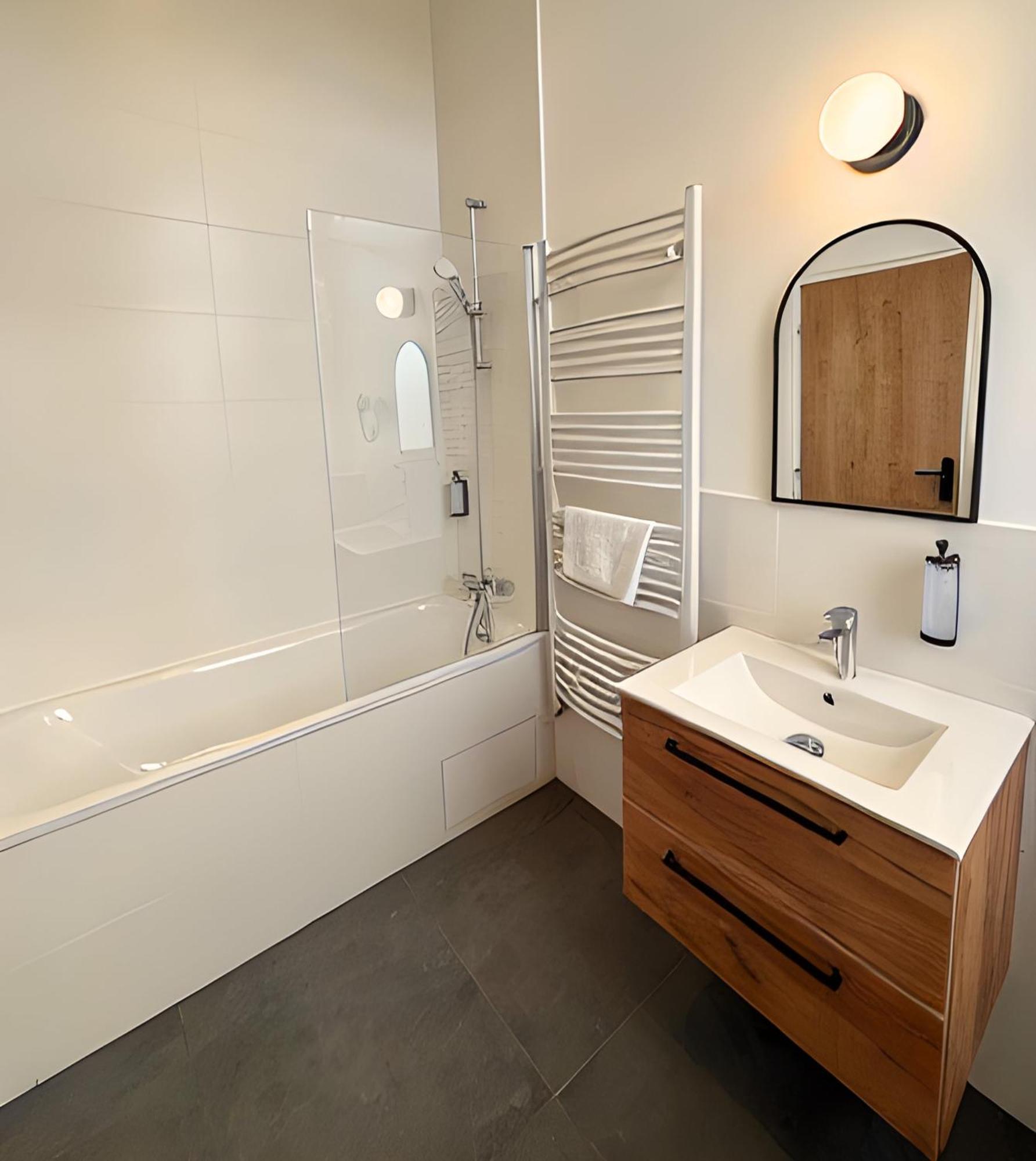 Hotellerie De L'Abbaye Bellegarde-Sainte-Marie エクステリア 写真